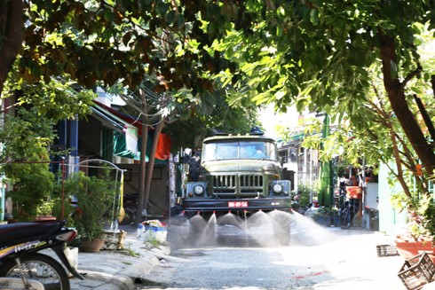 Bộ Y tế yêu cầu không phun hóa chất khử khuẩn ngoài trời, không phun vào người trong bất cứ tình huống nào